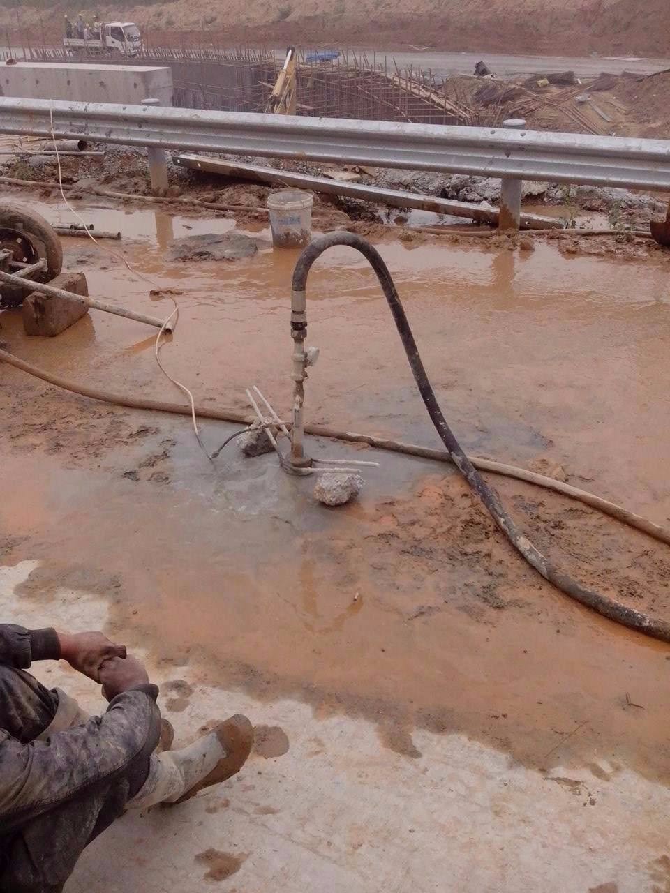 翠屏路基压密注浆